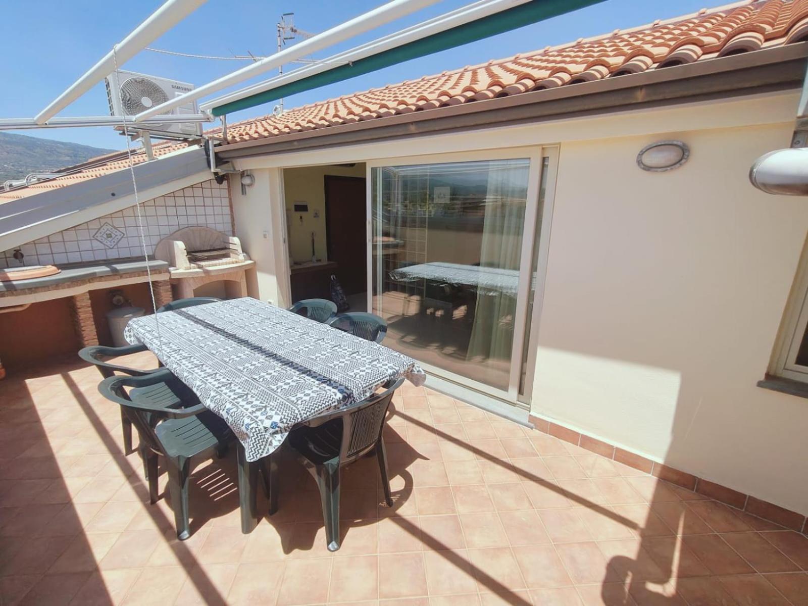 Sicilia, Mansarda Le Due Terrazze Apartment Mascali Exterior photo
